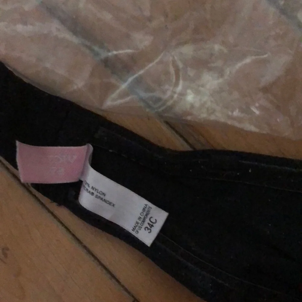 Victoria Secret very Sexy push up  Bra 34C - Picture 2 of 2